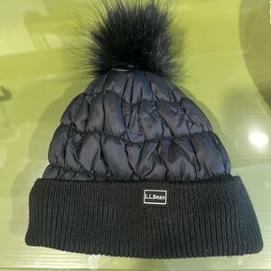 LL bean black puffer hat
